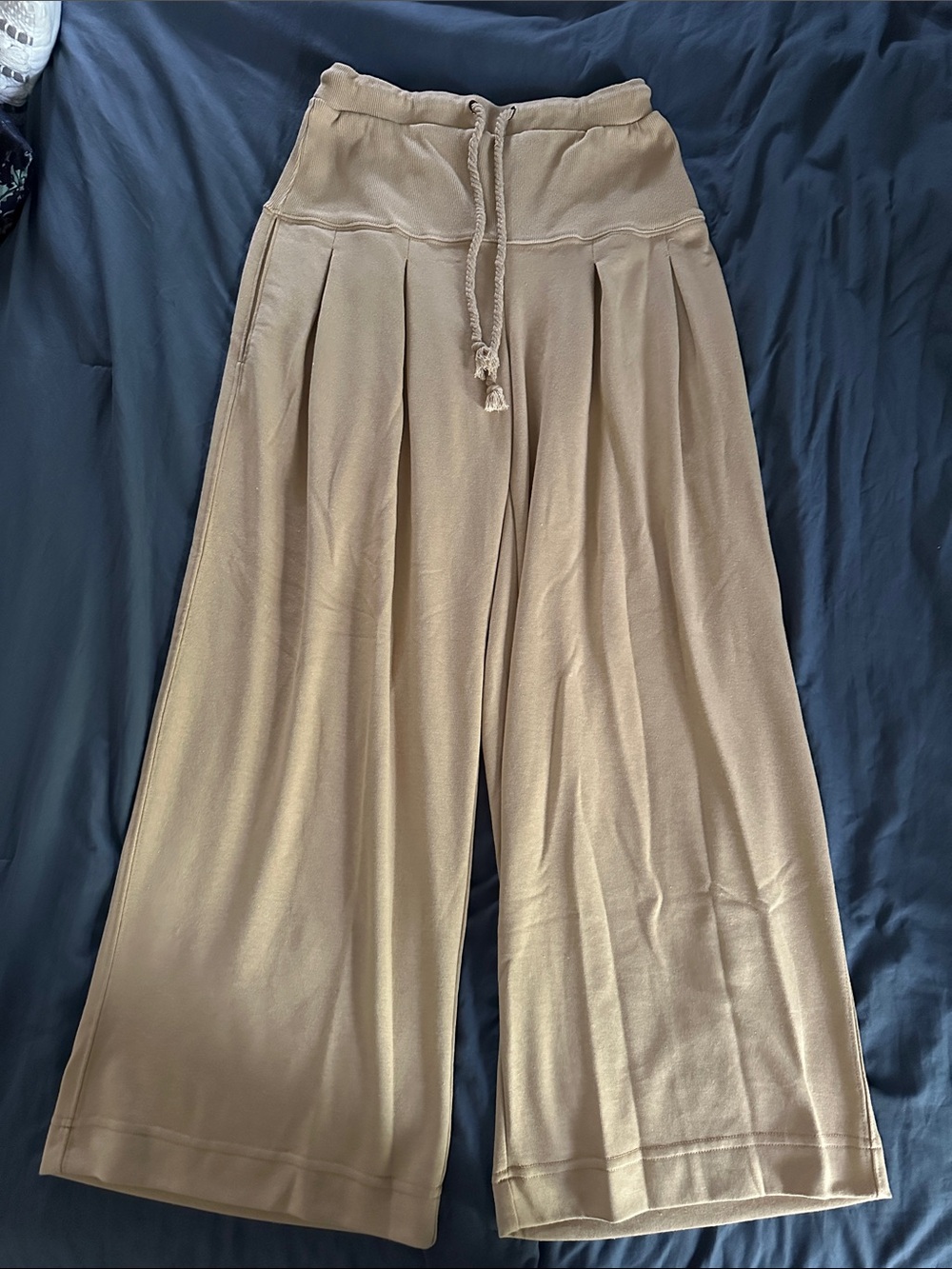 Women's Wide-Leg Knit Pants in Light Brown